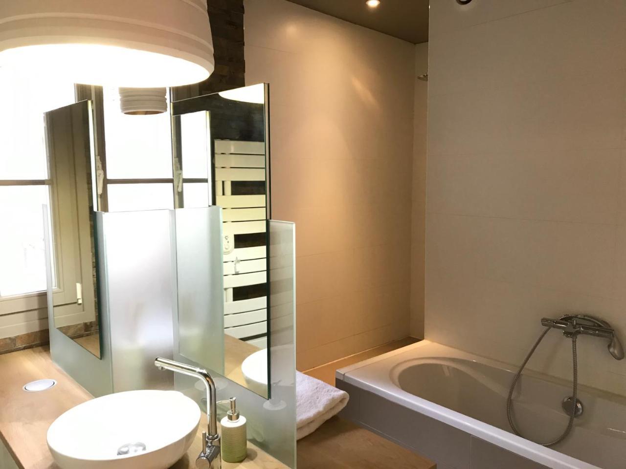 Beautiful Duplex In The Center Of * Parijs